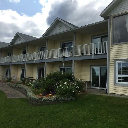 Hilton Beach Inn & Spa Thessalon Esterno foto